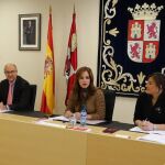 La presidenta de las Cortes, Silvia Clemente, junto a los vicepresidentes, Ramiro Ruiz Medrano y Ana Sánchez