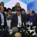 Pedro Antonio Sánchez (i), Nuñez Feijóo (c) y Juan Vte. Herrera (d) momentos antes de la clausura del Congreso