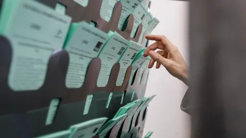 Papeletas en un colegio electoral el pasado domingo / Foto: Efe