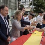 La delegada del Gobierno, María José Salgueiro, entrega los diplomas a los alumnos participantes del Plan, en compañía del alcalde Alfonso Fernández Mañueco, y del director general de Política Educativa Escolar, Ángel Miguel Vega