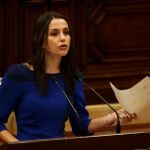 La presidenta del grupo parlamentario de Ciutadans, Inés Arrimadas, durante una intervención en el pleno del Parlament de Cataluña