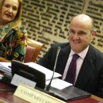 Luis de Guindos, durante su participación en la Comisión de Economía del Senado