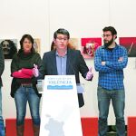 El presidente Rodríguez compareció escoltado por los miembros del tripartito gobernante. No se invitó al PP ni a C’S