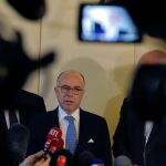 El ministro del Interior francés, Bernard Cazeneuve