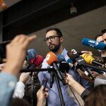 Jose Miguel Arenas Beltran, alia Valtonyc, hablan en Gante (Bruselas) (AP Photo/Francisco Seco)