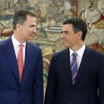Felipe VI y Pedro Sánchez, en una imagen de archivo / Efe
