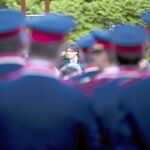 El presidente de la Generalitat, Carles Puigdemont, en un acto con los Mossos d’Esquadra