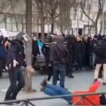 Un taxista se tira al suelo para fingir una agresión por parte de un antidisturbio en la Castellana