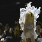 Diseños creados con impresoras 3D se han subido esta semana a la pasarela de la semana de la moda de París de la mano de Iris van Herpen