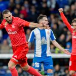 Benzemá celebra con sus compañeros el primer gol ante el RCD Espanyol / Foto: Efe