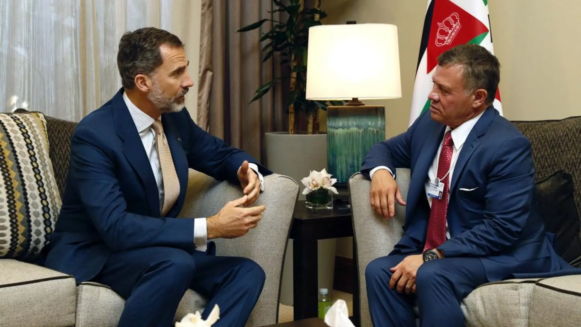 Felipe VI, durante la reunión con el rey Abdalá II de Jordania