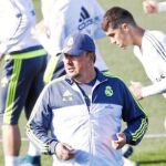 Rafa Benítez, con la plantilla en Valdebebas