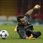 Gianluigi Buffon, durante el entrenamiento de hoy