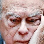 El ex presidente de la Generalitat, Jordi Pujol, está abatido, según confirma su círculo cercano