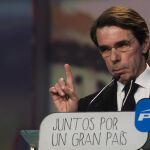 Aznar aboga por "reafirmar el orden constitucional"