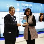 Regina Cárdenas, Premio a la Trayectoria Profesional en Defensa de la Calidad y en Respeto en la Atención al Parto. Es ginecóloga en la Clínica Universidad de Navarra