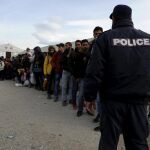 Macedonia cierra la frontera y no deja pasar a ningún refugiado