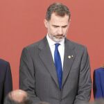 «Nos unimos al duelo de su ciudad», dijo ayer Felipe VI en referencia a la muerte de Rita Barberá, durante la entrega de los premios valencianos Jaime I. Antes del acto, se guardó un minuto de silencio en su memoria