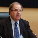El presidente Herrera durante su comparecencia en las Cortes regionales