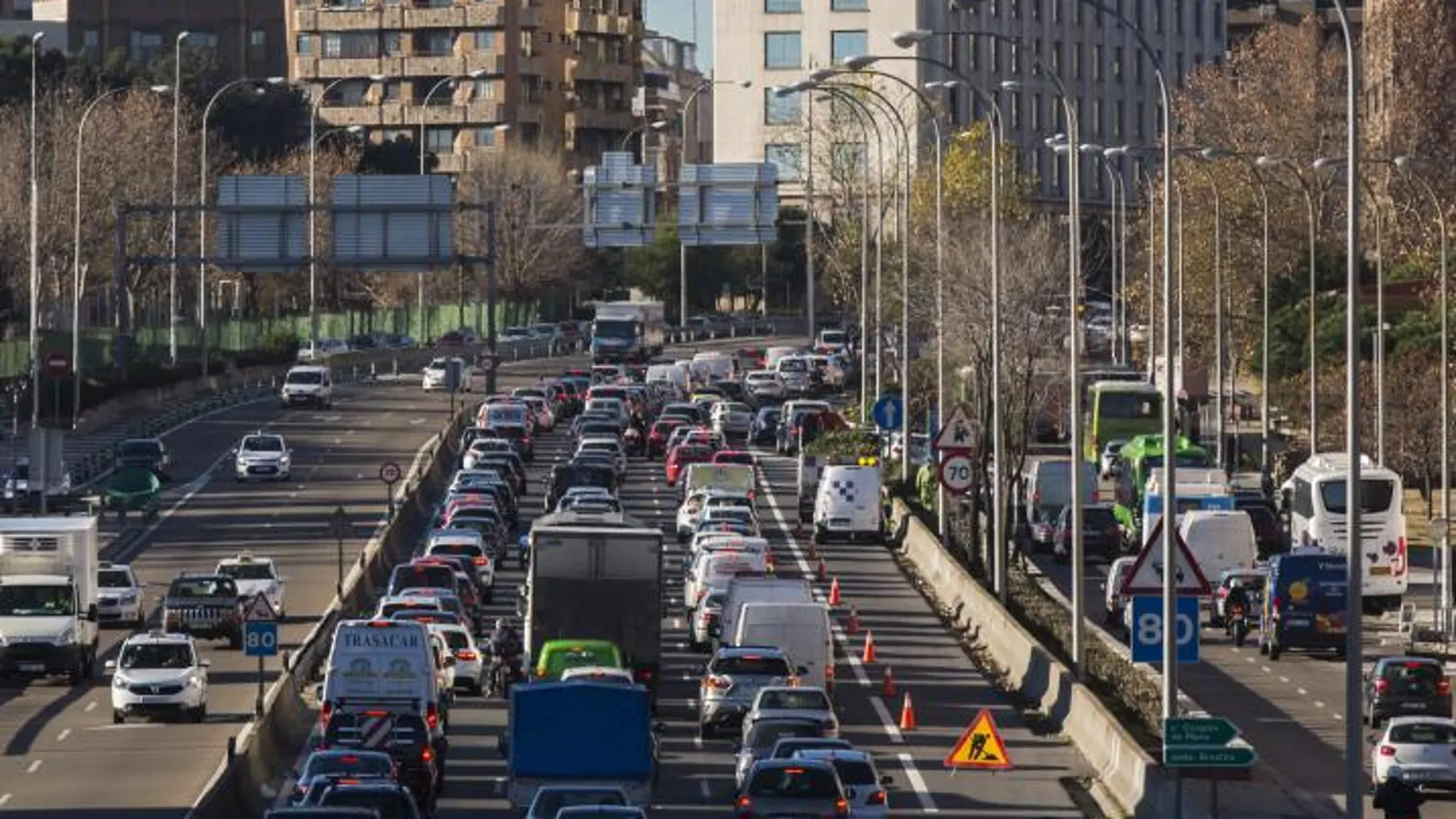 Un atasco en una de las entradas a la ciudad de Madrid