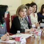 La delegada del Gobierno en Castilla y León, Maria José Salgueiro, preside en León la reunión de la Comisión de Asistencia a la Subdelegada del Gobierno en la provincia