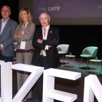 La consejera Pilar del Olmo, junto al concejal de Hacienda y Función Pública del Ayuntamiento de Valladolid, Antonio Gato, y el director de Cartif, José Ramón Perán