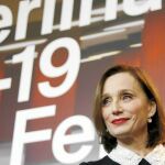 Kristin Scott-Thomas, que interpreta a una ministra recién elegida en «The Party», ayer en Berlín