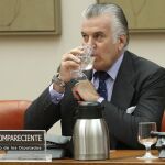 El extesorero del PP Luis Bárcenas hoy al Congreso durante su comparecencia en la comisión de investigación de la supuesta financiación ilegal del PP