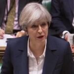 Imagen de televisión del Parlamento Británico que muestra a la primera ministra británica, Theresa May