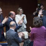El expresidente de la Comunidad de Murcia Pedro Antonio Sánchez, junto a los diputados del PP en el parlamento murciano aplauden al candidato a la presidencia de la Comunidad Autónoma de Murcia, Fernando López Mira