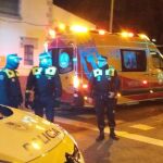 Policía y sanitarios en el lugar del atropello