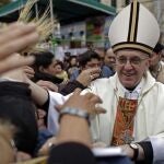 Francisco, un Papa que reza en español