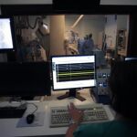 Personal médico momentos antes de una operación / Luis Díaz