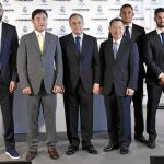 El Real Madrid presentó ayer su acuerdo con Hankook Tire en el palco del estadio y acudieron los madridistas que no han viajado con su selección. Entre ellos Isco, que cuando le preguntaron dijo: «Me quedo»