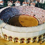 Vista aérea de la plaza de toros de Bayona