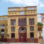 Fachada de la plaza de toros «La Deseada» de Cieza