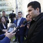Igor Litvak, abogado del hacker ruso Roman Seleznev, habla con la prensa