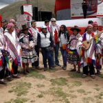 El ministro de Asuntos Exteriores, Alfonso Dastis (c) durante la inauguración de uno de los nuevos Reservorios del Pueblo de Picotayoc, en Cuzco.