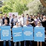 Con motivo del día mundial contra el Sida, la plataforma Gais Contra el VIH presentó ayer la campaña «Aturem el VIH. PREP Ara», en la que pidieron a la consellería de Salud que implemente la pastilla preventiva del virus.
