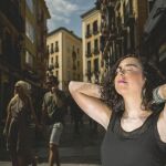 Elsa, de 33 años, padece vitíligo desde los 5. Todo comenzó con unas manchas en la mano, que ahora se extienden por todo su cuerpo. Foto: Alberto R. Roldán
