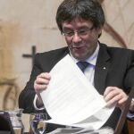 El presidente de la Generalitat, Carles Puigdemont, ayer durante la primera reunión de su gobierno en 2017