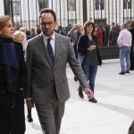 La ministra de Defensa, María Dolores de Cospedal, y el portavoz parlamentario socialista, Antonio Hernando