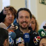 El secretario general de Podemos, Pablo Iglesias, durante unas declaraciones a los periodistas el pasado día 8