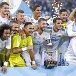Los jugadores del equipo blanco celebran la victoria frente a la Fiorentina