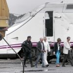El juez, en una inspección del tren