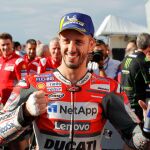 Andrea Dovizioso del equipo Ducati Team celebra su "pole position"/Efe