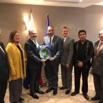 En la imagen figuran todos los embajadores de los países SICA, de izqda a drcha: Guatemala, Fernando Molina Girón; Costa Rica, Doris Osterlof Obregón; Panamá, Milton Henríquez; Rep. Dominicana, Olivo Rodríguez Huertas; Honduras, Norman García Paz; Nicaragua, Carlos Midence y de El Salvador, Alberto Palencia Mena.
