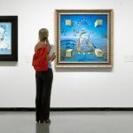 La exposición contiene varios de los muchos retratos que Dalí dedicó a su musa y esposa. Foto: EFE