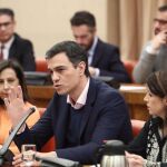El secretario general del PSOE, Pedro Sánchez, durante la reunión que el grupo parlamentario socialista ha celebrado hoy en el Congreso