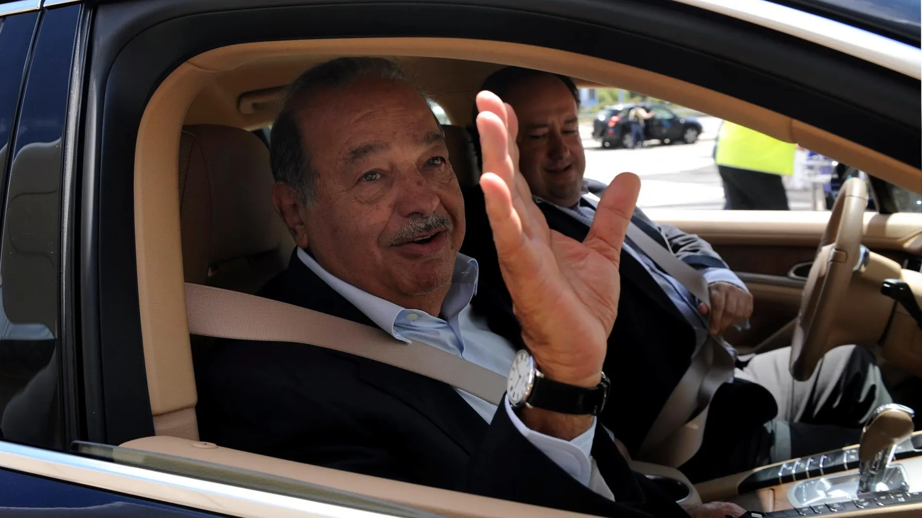 El multimillonario mexicano Carlos Slim es el accionista mayoritario de FCC
